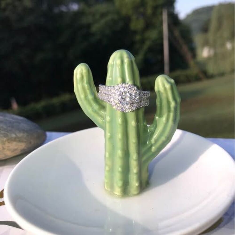 Round Cut Simulated Diamond Halo Ring Size 10 .925 Silver stamped